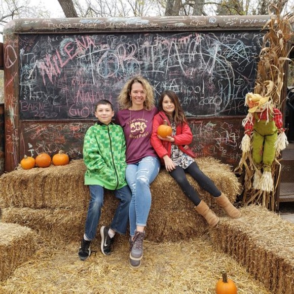 Meet your Posher, Kristina - Picture 5 of 9